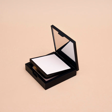 Amrij Cosmetics Ultimate Pro Wet And Dry Compact Powder